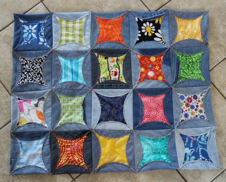 A Passionate Quilter: Denim Circle Pillow- Tutorial, Part 2 | Circle quilt  patterns, Denim quilt patterns, Rag quilt patterns